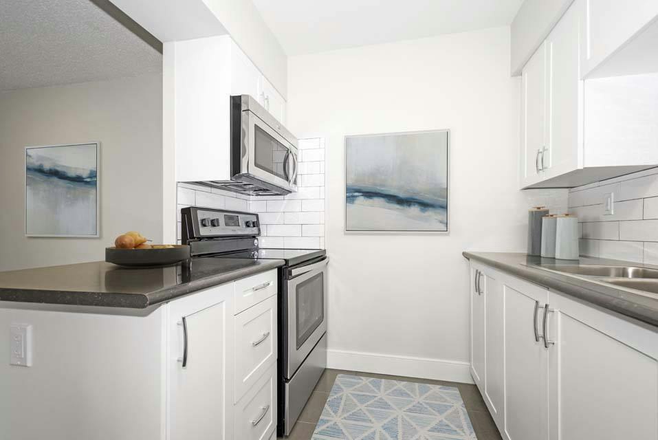 145-502-147 Wellington Street West, Aurora, ON, L4G 3M1 - 3