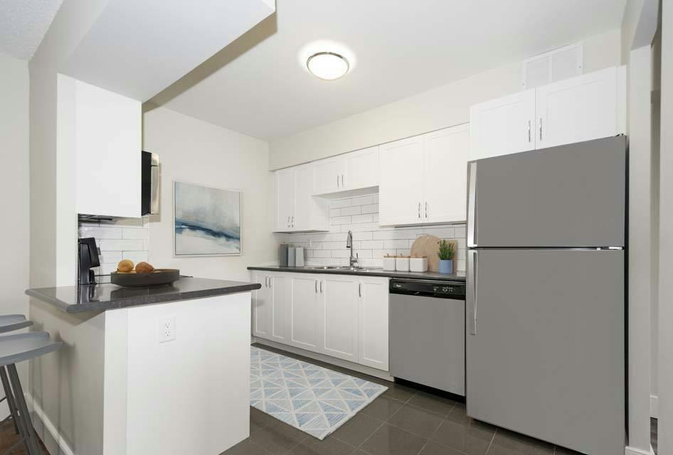 145-502-147 Wellington Street West, Aurora, ON, L4G 3M1 - 2
