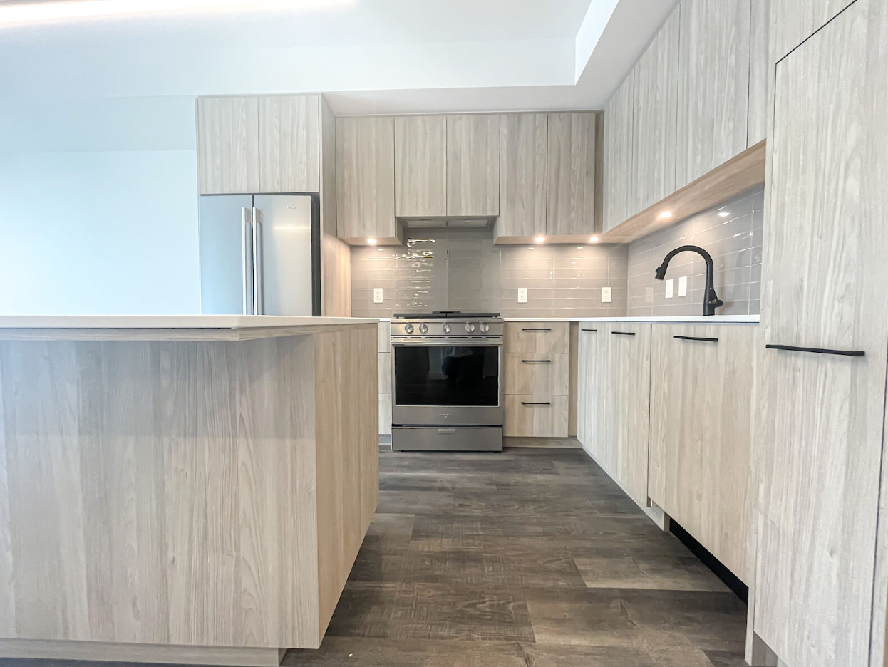 1107 Gladstone Road Northwest, Calgary, AB, T2M 3T1 - 2