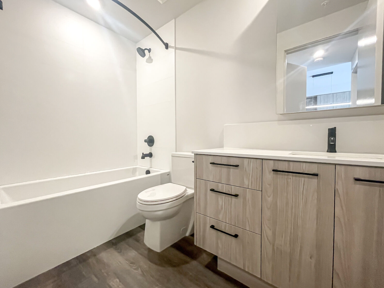 1107 Gladstone Road Northwest, Calgary, AB, T2M 3T1 - 11