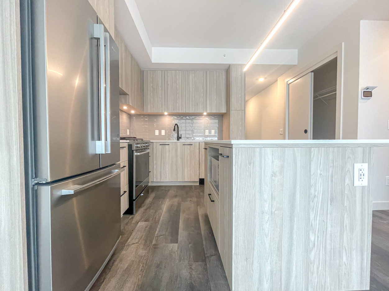1107 Gladstone Road Northwest, Calgary, AB, T2M 3T1 - 3