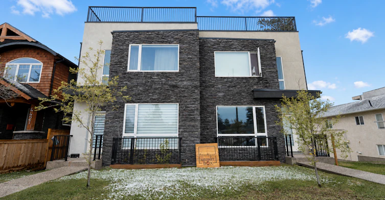 2-4423 Bowness Road Northwest, Calgary, AB, T3B 0A7 - 2