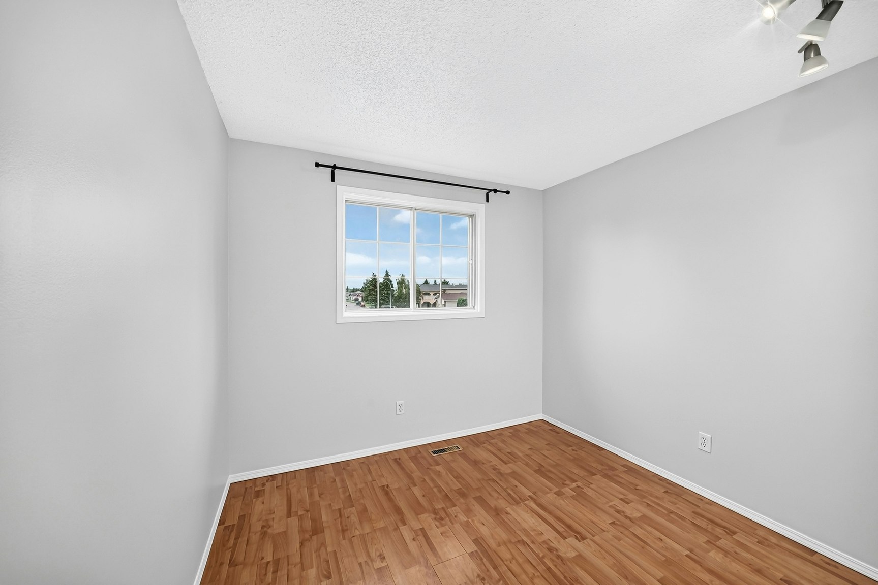 9843 188 Street Nw, Edmonton, AB, T5T 4H3 - 57