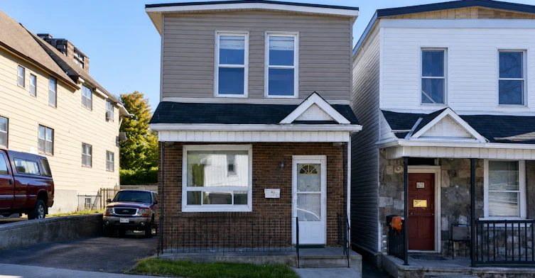 1-82 Poplar Street, Ottawa, ON, K1R 6V4