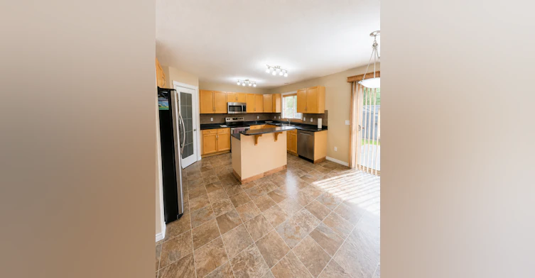 7550 Speaker Way Northwest, Edmonton, AB, T6R 0P1 - 8