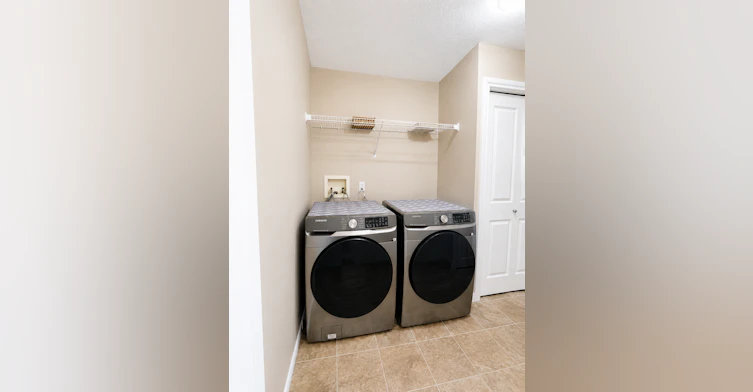 7550 Speaker Way Northwest, Edmonton, AB, T6R 0P1 - 14