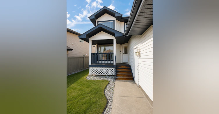 7550 Speaker Way Northwest, Edmonton, AB, T6R 0P1 - 2