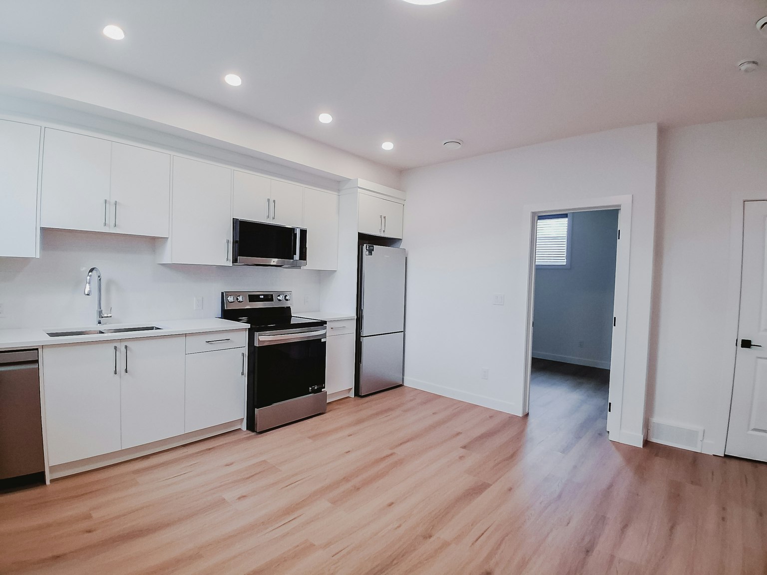 101R-2539 Morley Trail Northwest, Calgary, AB, T2M 4G6 - 3