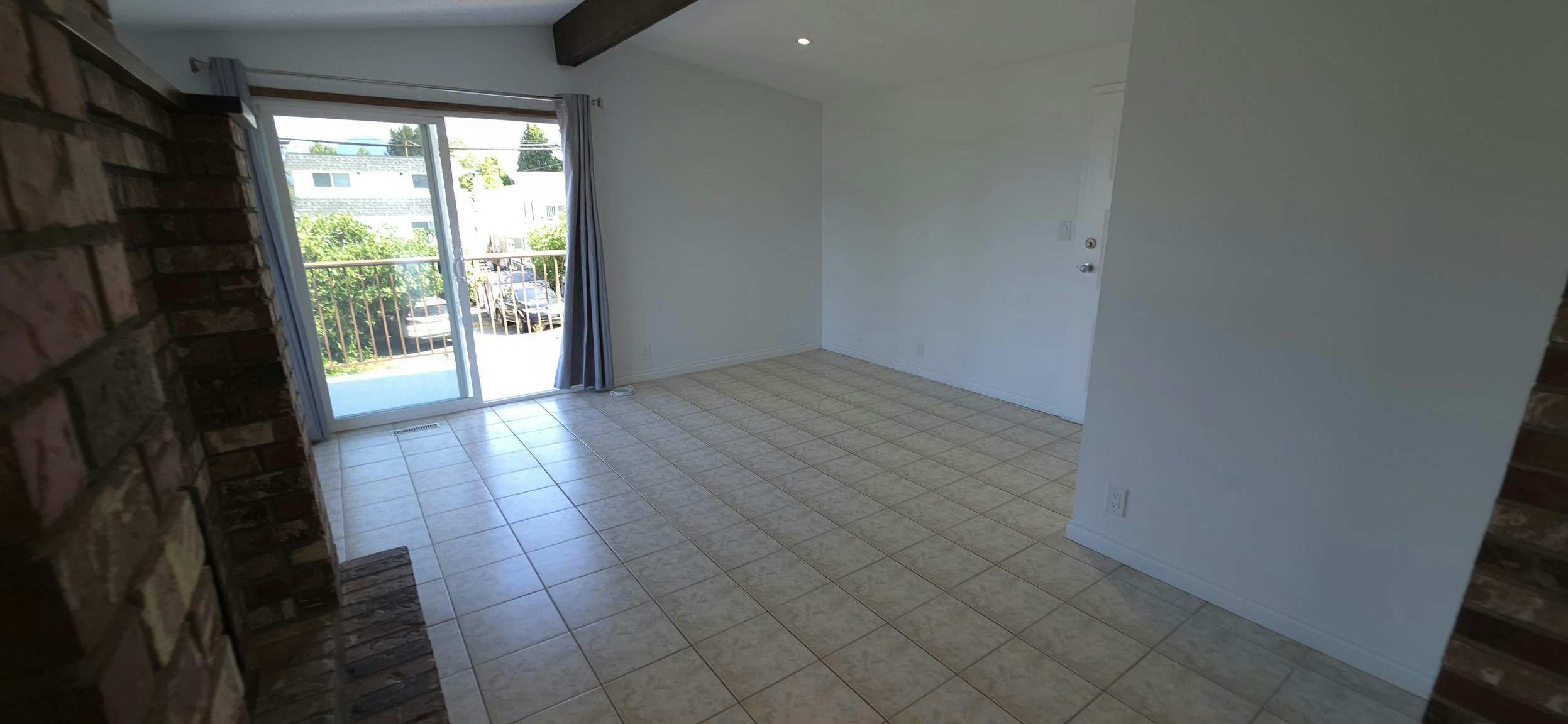 3551 Oxford Street, Vancouver, BC, V5K 1P2 - 8