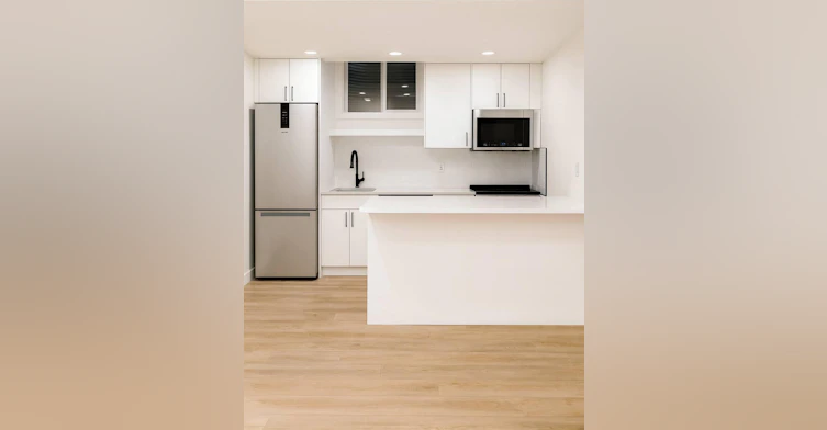 1-10050 86 Avenue Northwest, Edmonton, AB, T6E 2L9 - 17