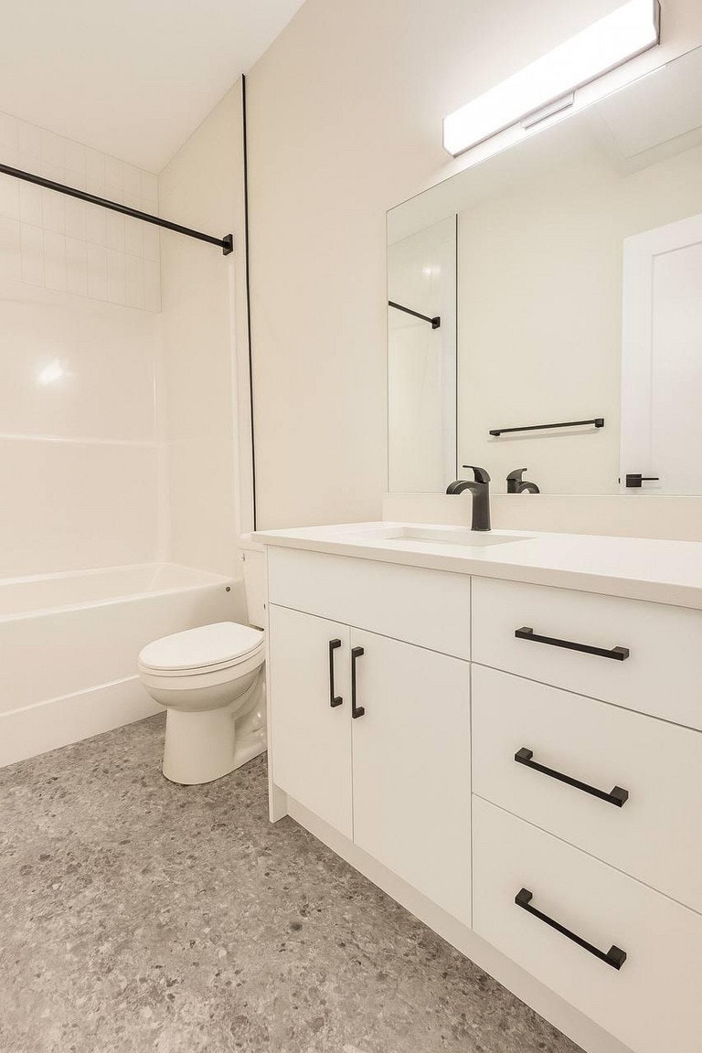 2-10050 86 Avenue Northwest, Edmonton, AB, T6E 2L9 - 20