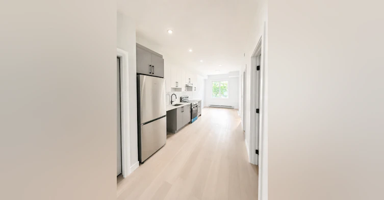 2-10050 86 Avenue Northwest, Edmonton, AB, T6E 2L9 - 13