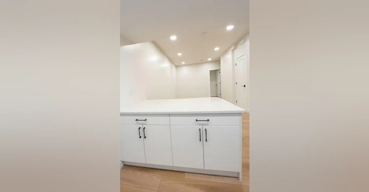 2-10050 86 Avenue Northwest, Edmonton, AB, T6E 2L9 - 16