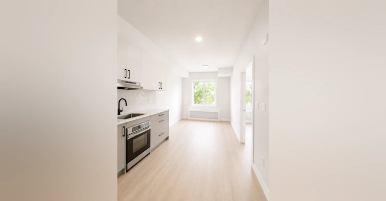 2-10050 86 Avenue Northwest, Edmonton, AB, T6E 2L9 - 14