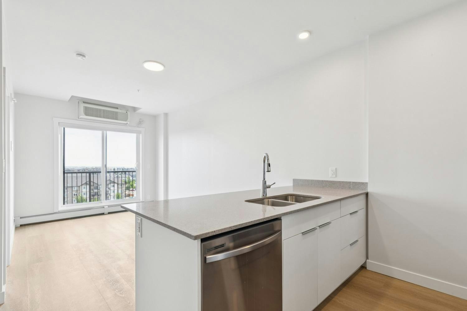 11830 26 Avenue Southwest, Edmonton, AB, T6W 3R3 - 4