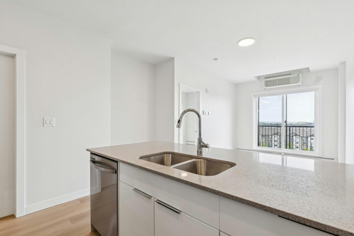 11830 26 Avenue Southwest, Edmonton, AB, T6W 3R3 - 5