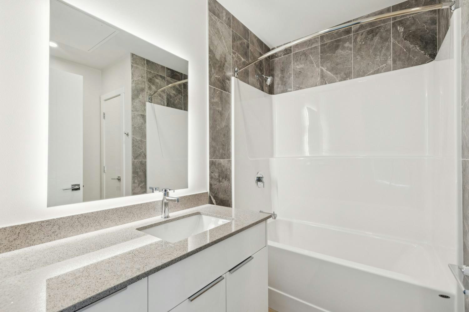 11830 26 Avenue Southwest, Edmonton, AB, T6W 3R3 - 12