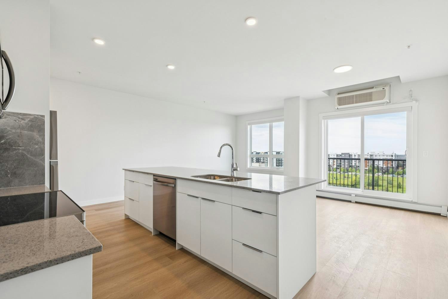 11830 26 Avenue Southwest, Edmonton, AB, T6W 3R3 - 3