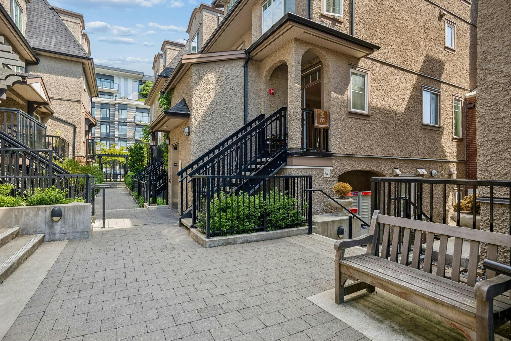 7547 Yukon Street, Vancouver, BC, V5X 2Y4 - 4