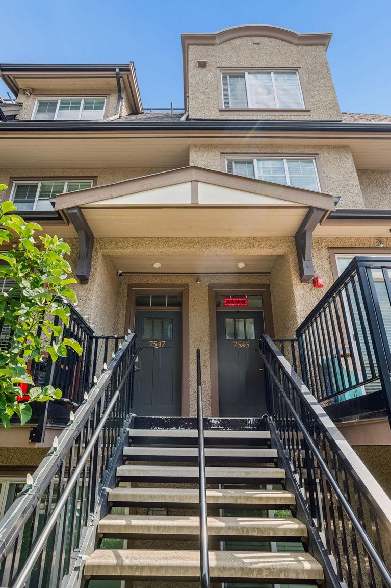 7547 Yukon Street, Vancouver, BC, V5X 2Y4 - 5