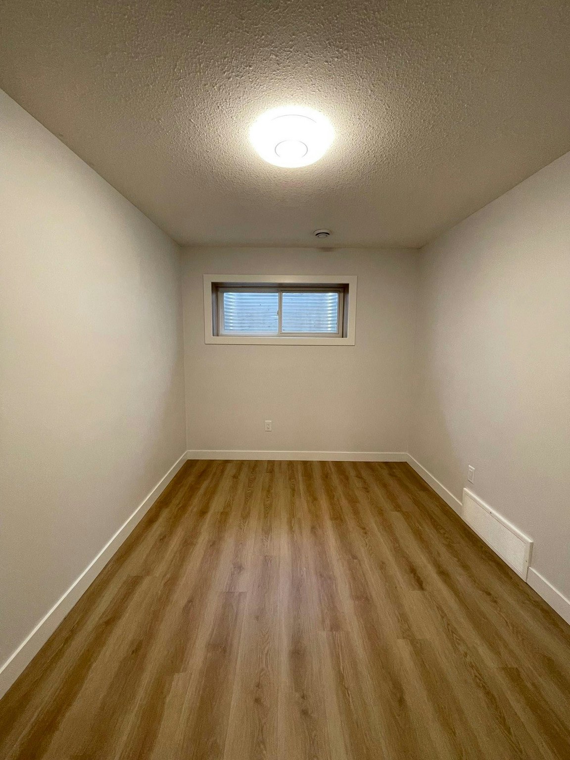 15642 19 Avenue Southwest, Edmonton, AB, T6W 5C3 - 8