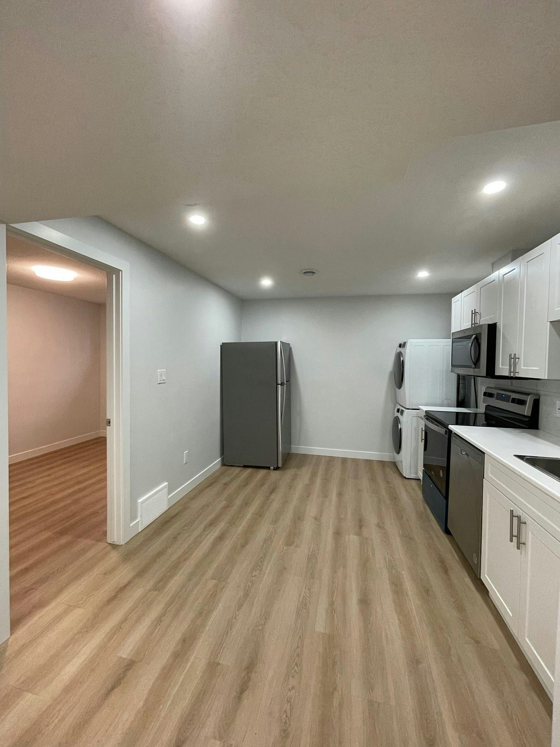 15642 19 Avenue Southwest, Edmonton, AB, T6W 5C3 - 9