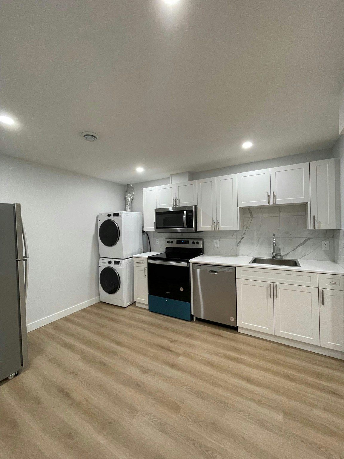 15642 19 Avenue Southwest, Edmonton, AB, T6W 5C3 - 2