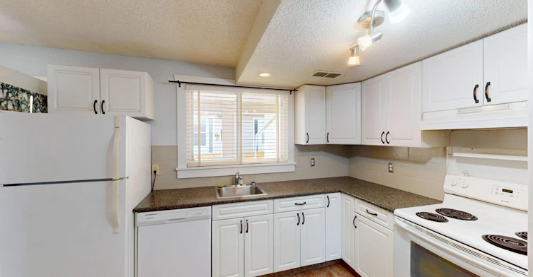 7740 Hunterview Drive Nw, Calgary, AB, T2K 4P8