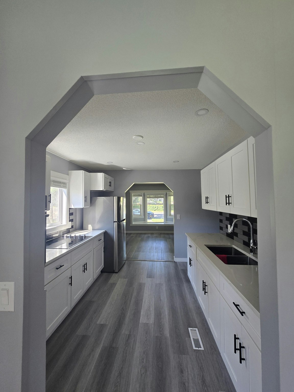 2414 27 Street Southeast, Calgary, AB, T2B 0R2 - 5