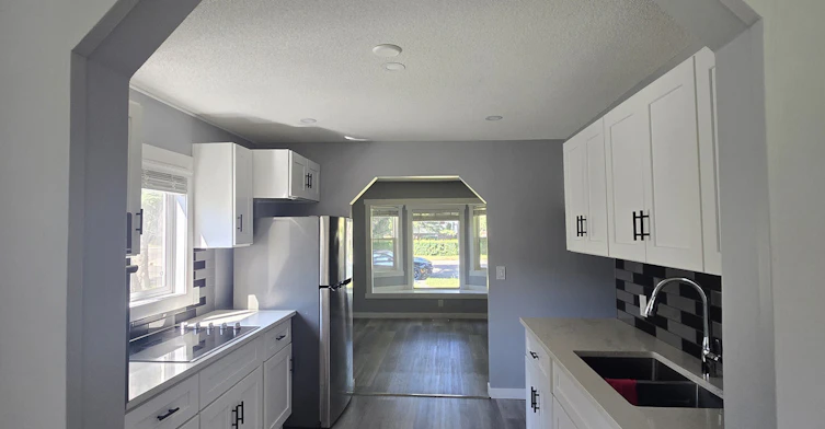 2414 27 Street Southeast, Calgary, AB, T2B 0R2 - 5