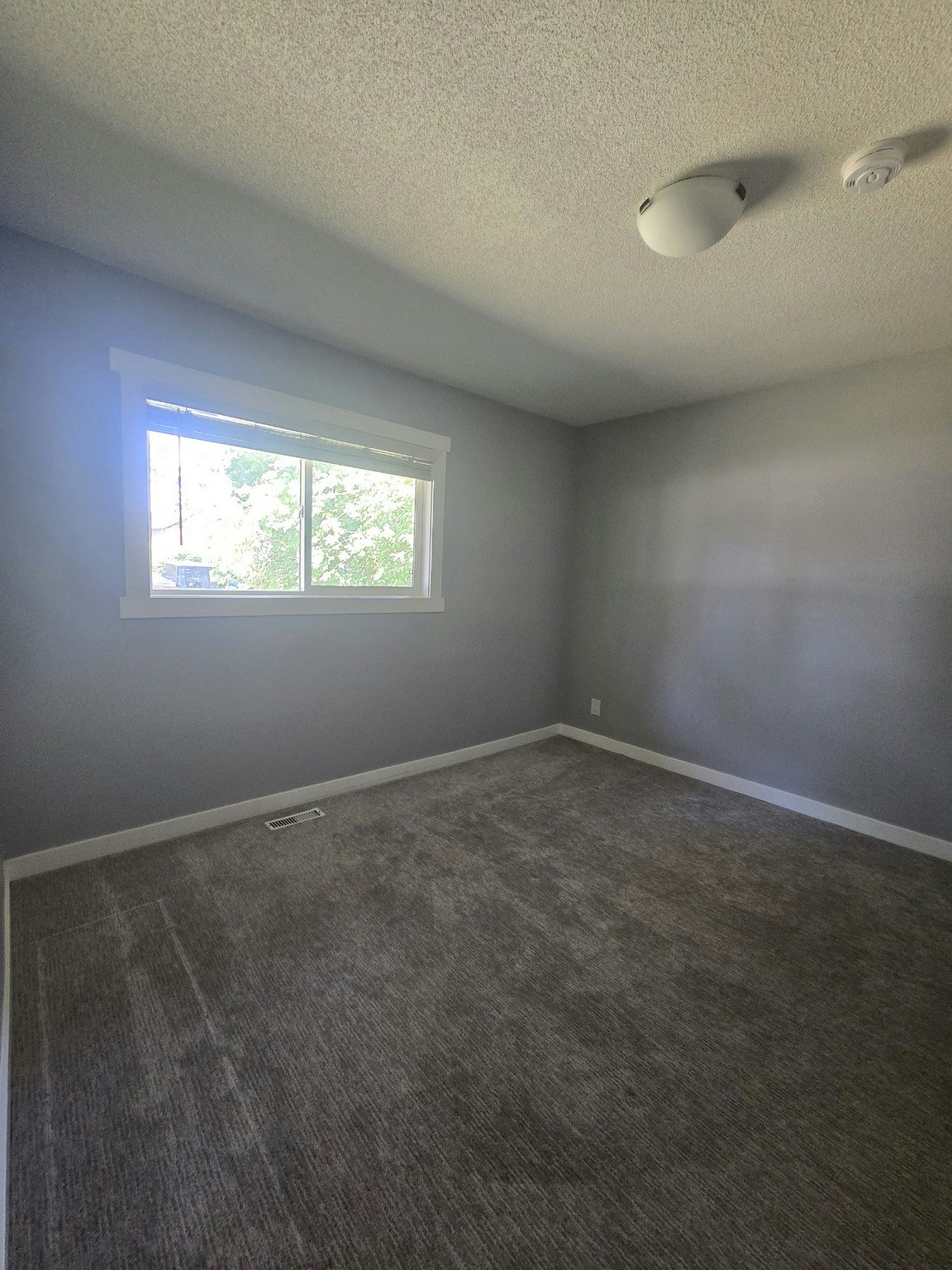 2414 27 Street Southeast, Calgary, AB, T2B 0R2 - 9