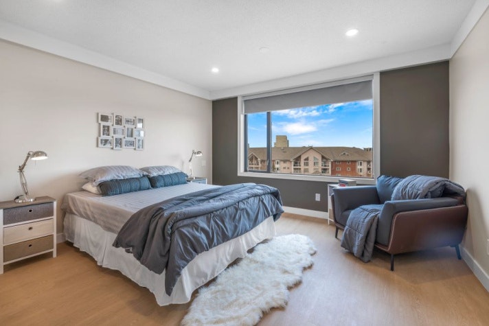 4311 49 Avenue, Red Deer, AB - 5