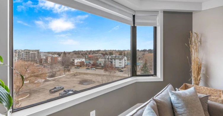 4311 49 Avenue, Red Deer, AB - 4