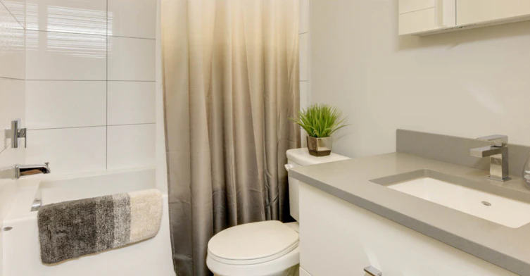 605-10620 116 Street NW, Edmonton, AB, T5H 0P3 - 5