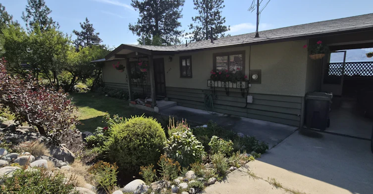 4103 3rd Peachland Avenue BC, Peachland, BC, V0H 1X5 - 2