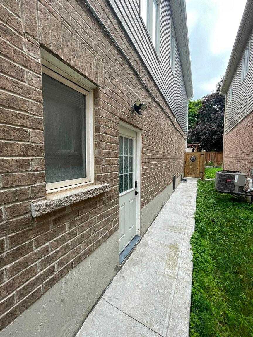 Lower-225 River Forks Lane, Cambridge, ON, N3H 0B4