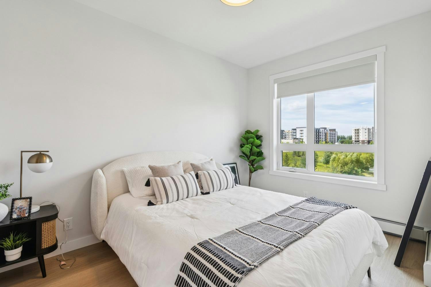 11830 26 Avenue Southwest, Edmonton, AB, T6W 3R3 - 12