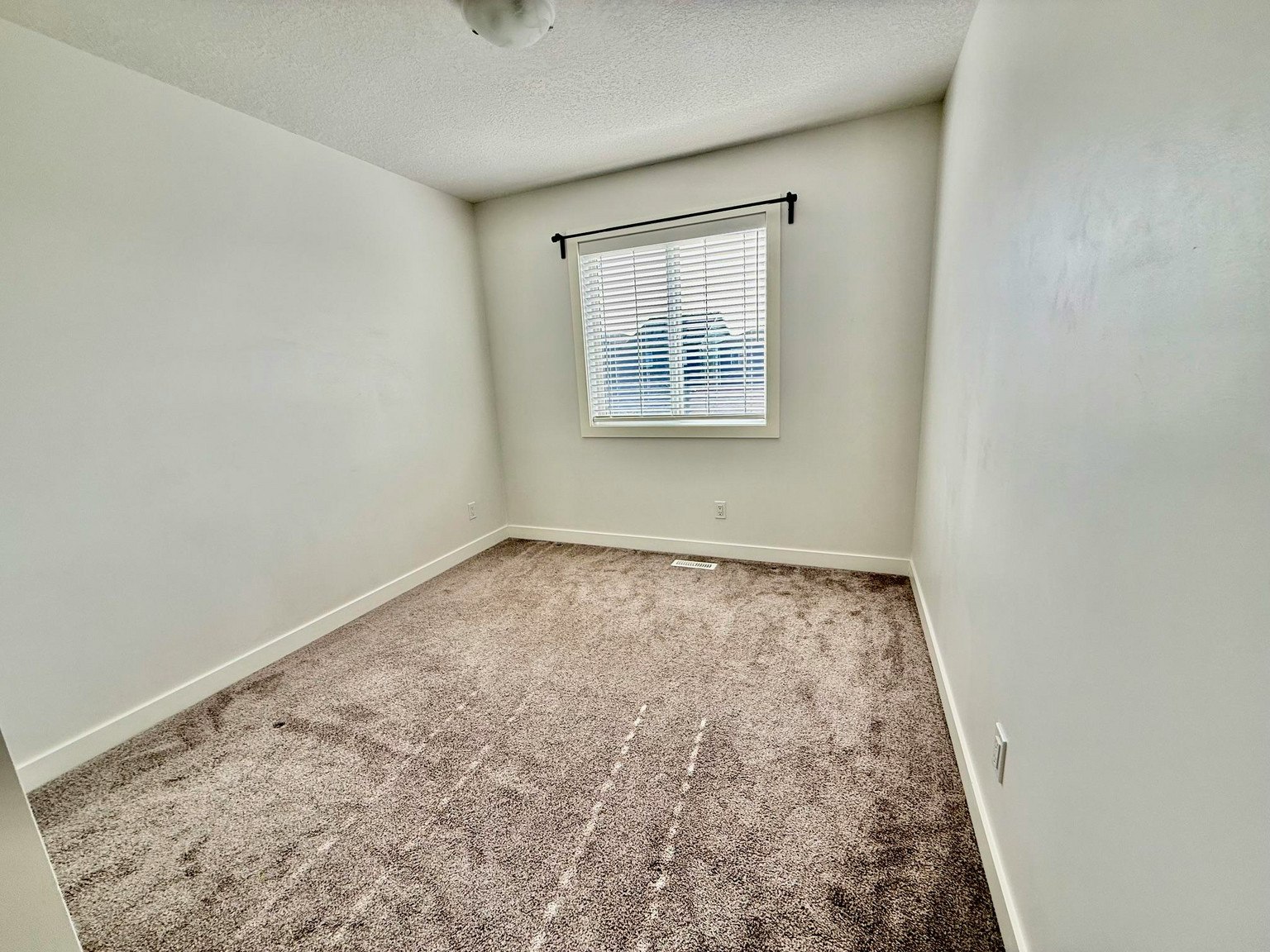 1-48 Ambleside Crescent Northwest, Calgary, AB, T3P 1S6 - 31