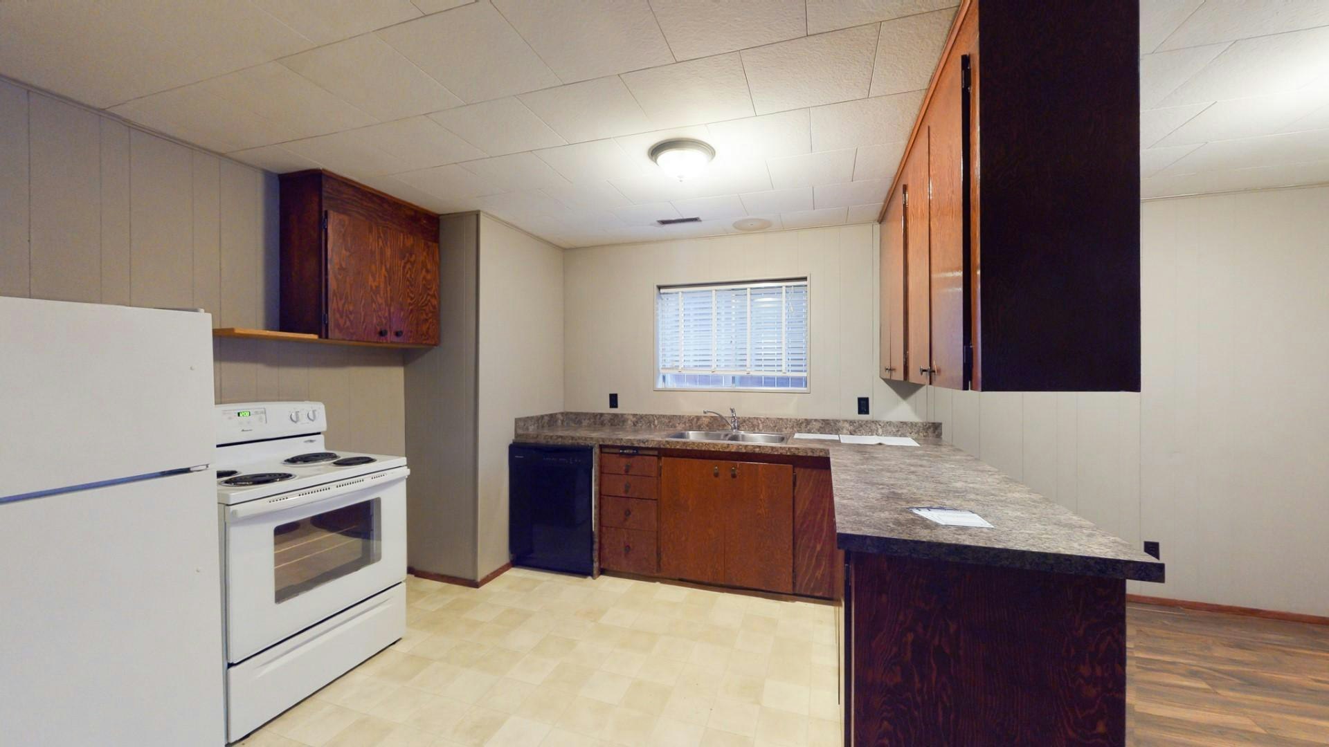454 30 Avenue Northwest, Calgary, AB, T2M 2N4 - 3