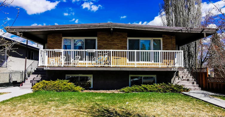 454 30 Avenue Northwest, Calgary, AB, T2M 2N4