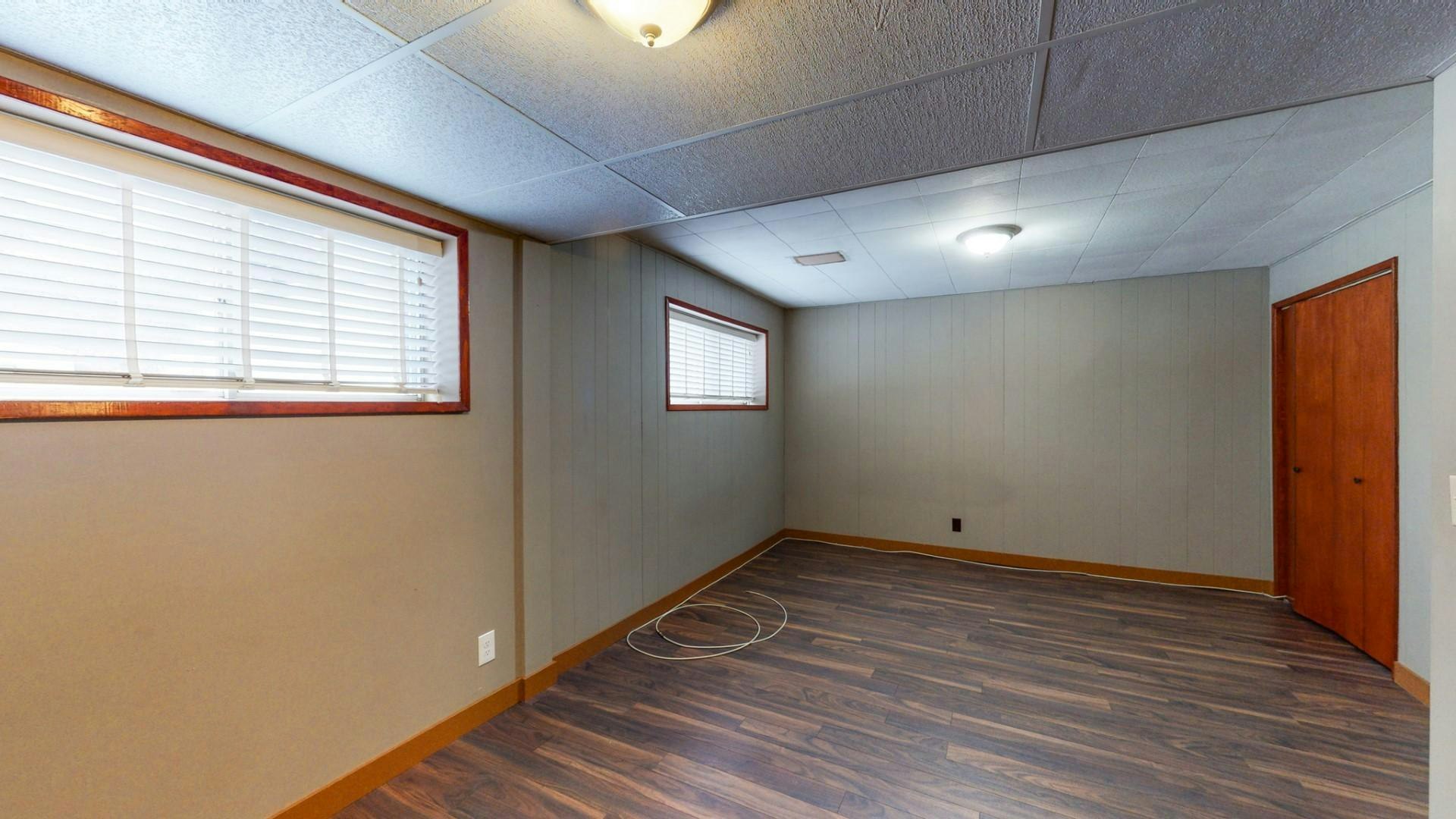 454 30 Avenue Northwest, Calgary, AB, T2M 2N4 - 6