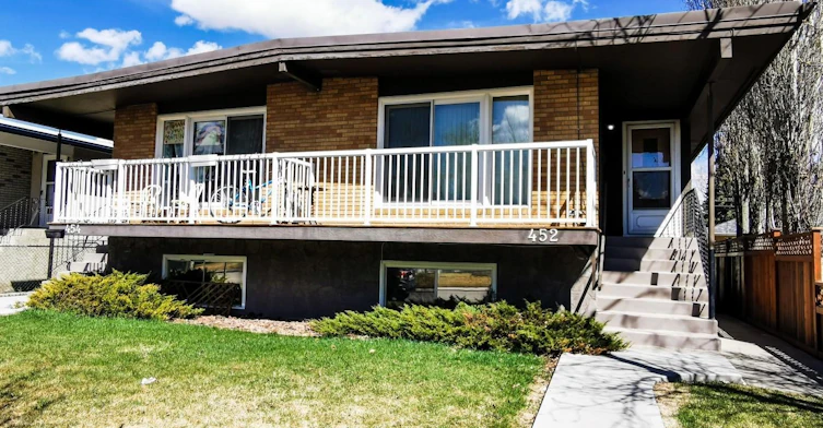 454 30 Avenue Northwest, Calgary, AB, T2M 2N4 - 2