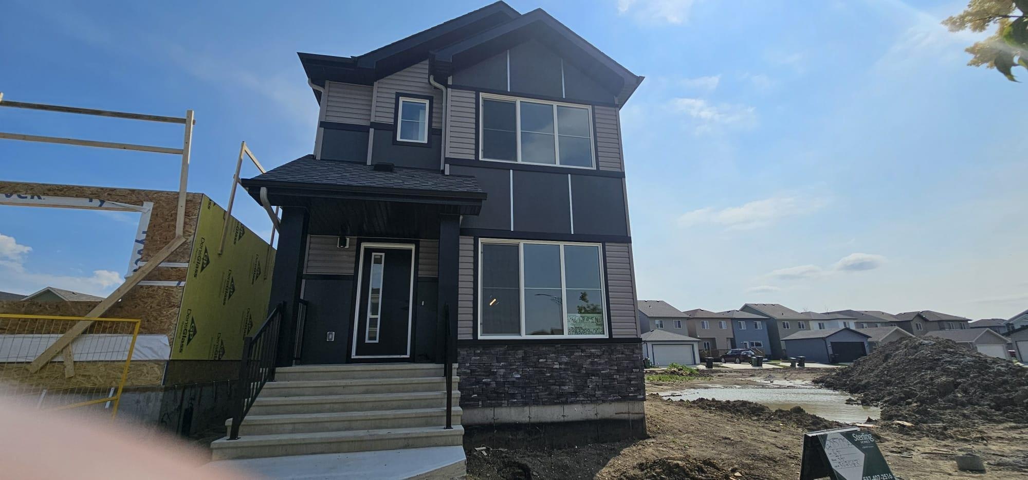 6285 175a Avenue Northwest, Edmonton, AB, T5Y 3N7 - 2