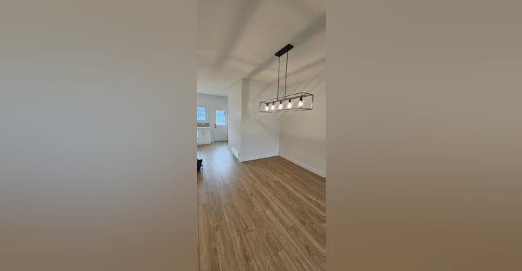 6285 175a Avenue Northwest, Edmonton, AB, T5Y 3N7 - 4