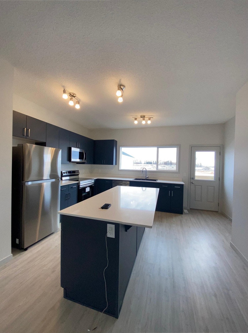 6285 175a Avenue Northwest, Edmonton, AB, T5Y 3N7 - 23