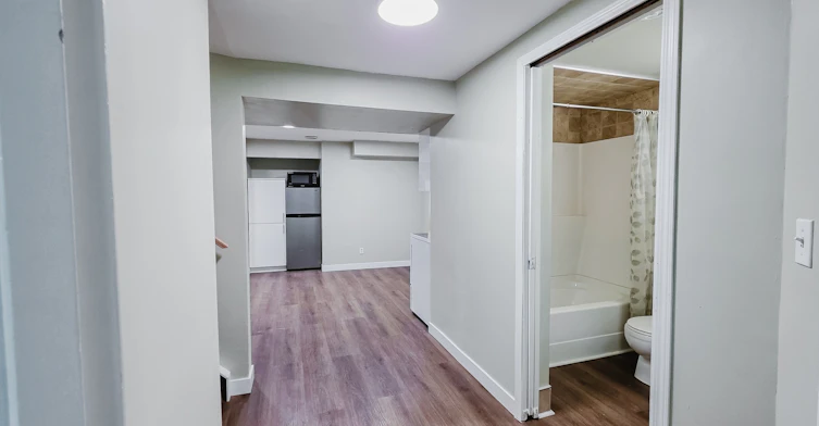 Lower-346 Saddlebrook Way Northeast, Calgary, AB, T3J 0B4 - 11