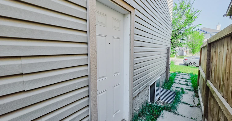 Lower-346 Saddlebrook Way Northeast, Calgary, AB, T3J 0B4 - 12