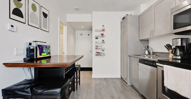 409-10 Brentwood Common Northwest, Calgary, AB, T2L 2L6 - 3
