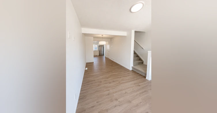 3705 141 Street Southwest, Edmonton, AB, T6W 5Y1 - 4