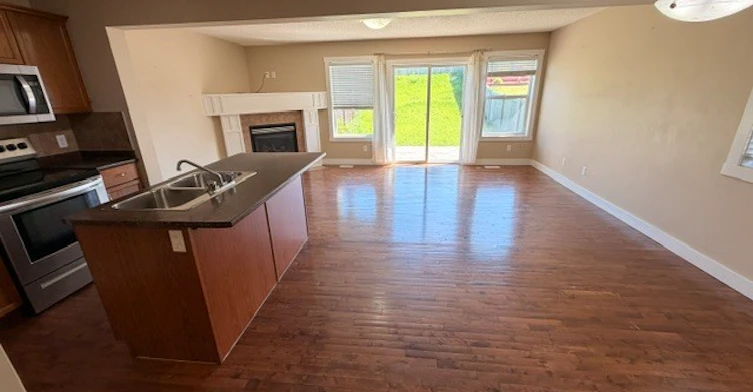 3715 11 Street Nw, Edmonton, AB, T6T 0E8 - 4